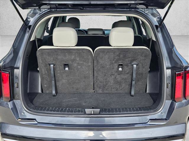 Used 2023 Kia Sorento S w/ Panoramic Sunroof Package FWD image 7