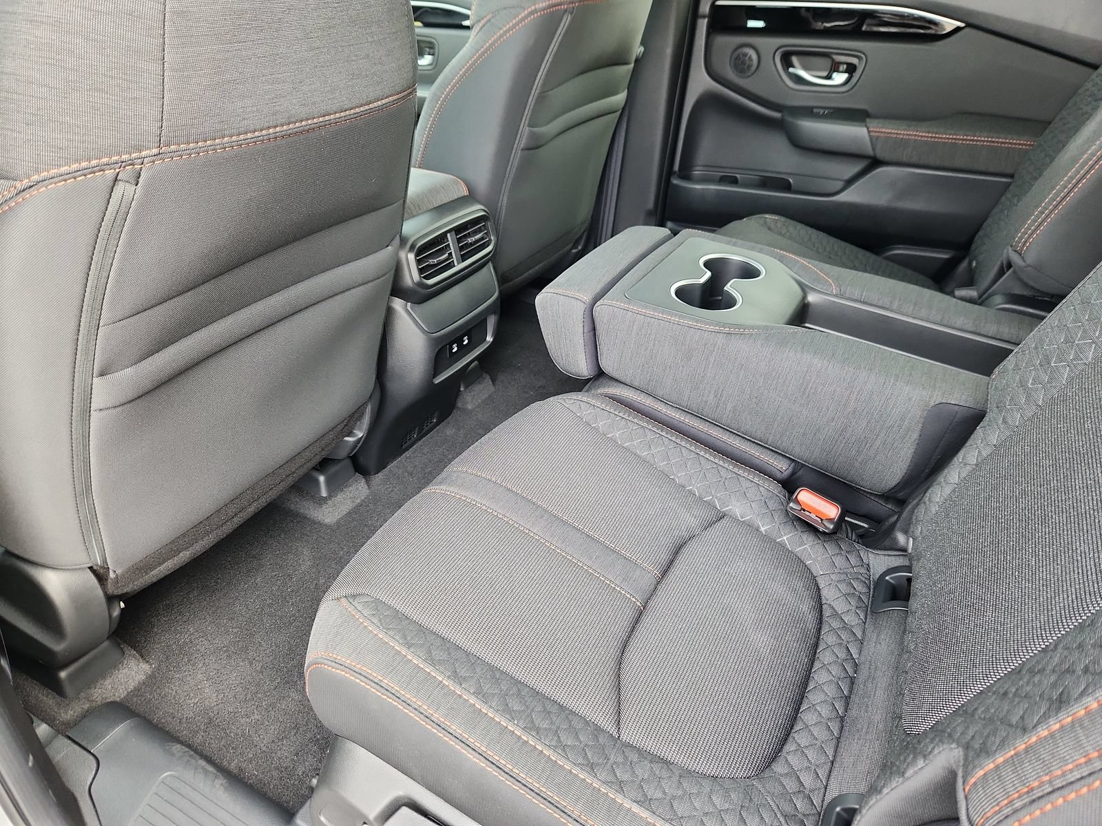 New 2026 Honda Pilot Sport image 12