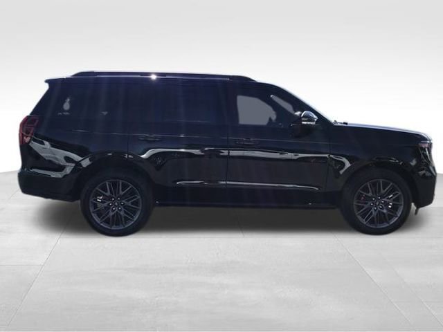 New 2025 Ford Expedition Platinum w/ Stealth Performance Package image 7