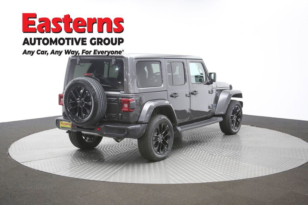 Used 2025 Jeep Wrangler Unlimited Sahara AWD/4WD image 36