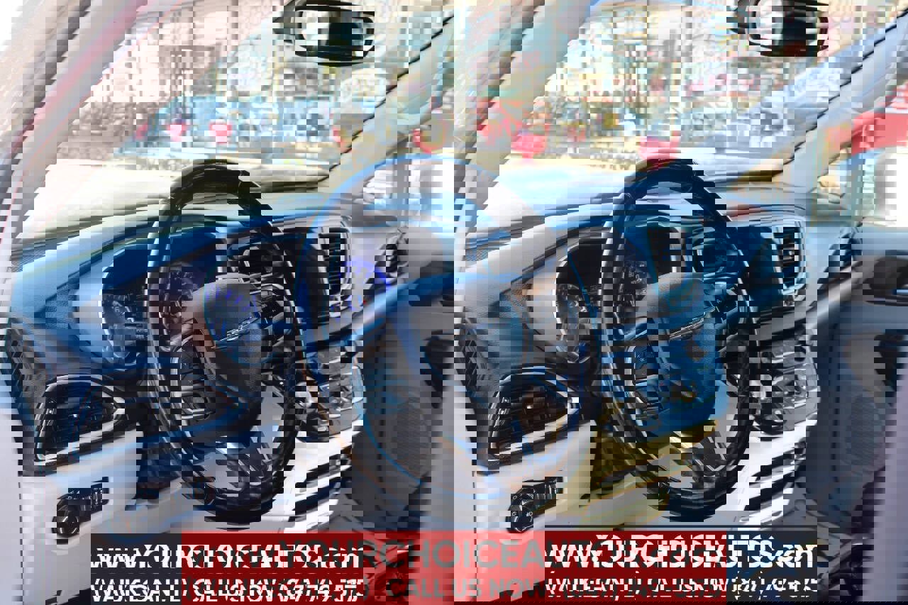 Used 2018 Chrysler Pacifica Touring-L image 13