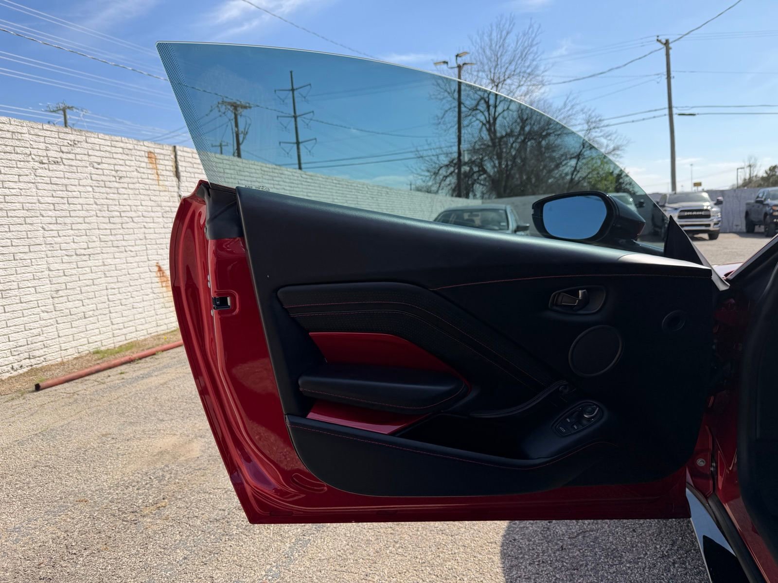 Used 2019 Aston Martin V8 Vantage Coupe image 21