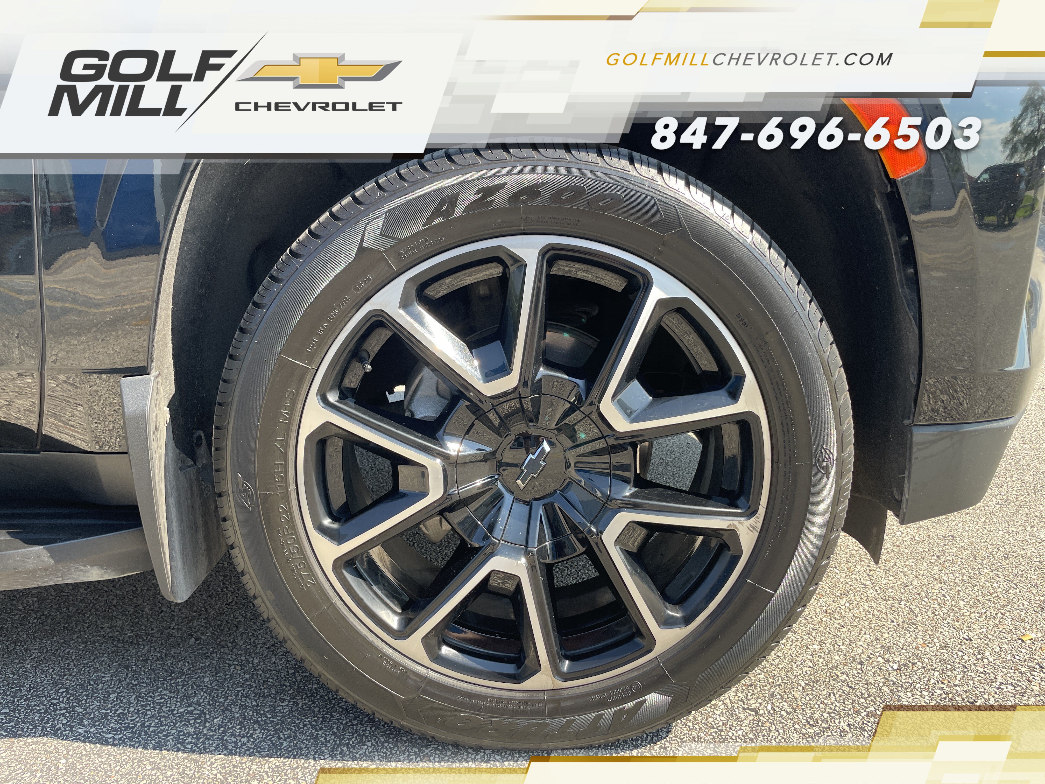Used 2024 Chevrolet Suburban RST w/ Luxury Package AWD/4WD image 32