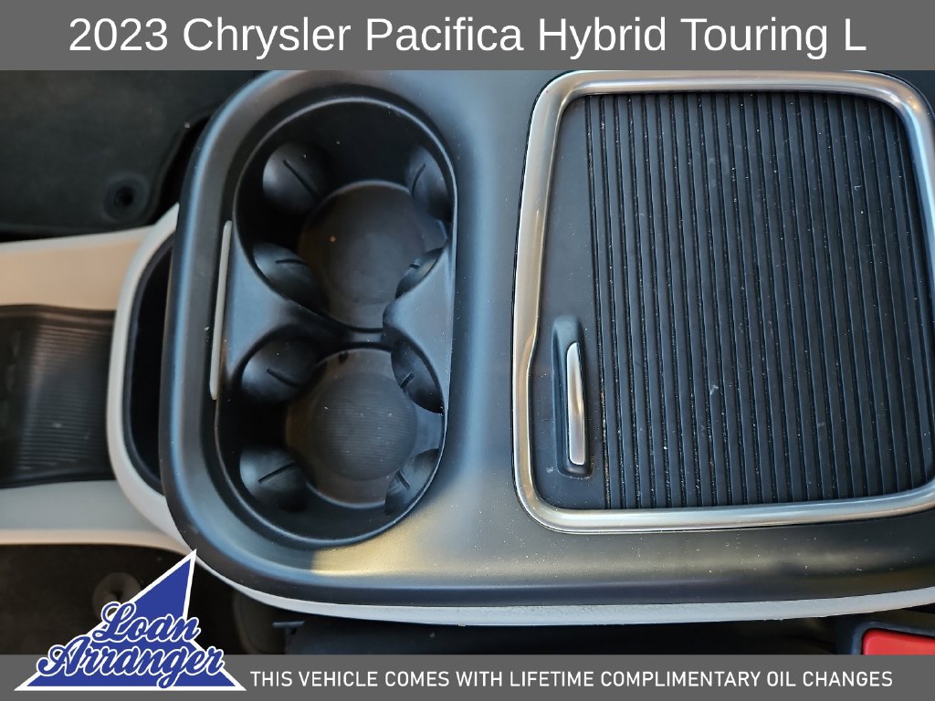 Used 2023 Chrysler Pacifica Touring-L FWD image 28