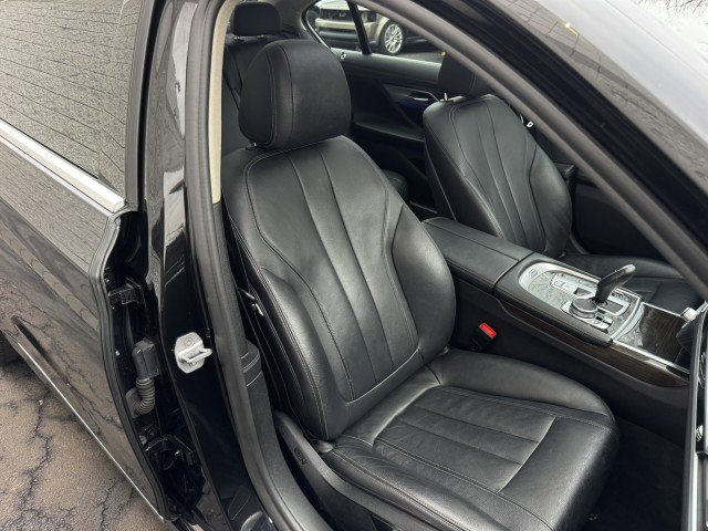 Used 2019 BMW 740i w/ Cold Weather Package RWD image 37