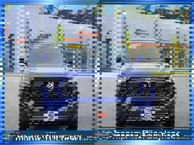 Used 2024 Toyota Tacoma TRD Off-Road image 2