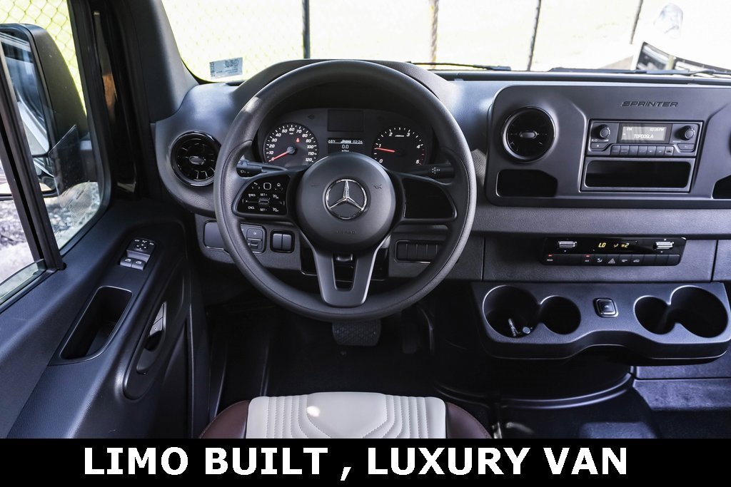 Used 2023 Mercedes-Benz Sprinter 2500 image 26