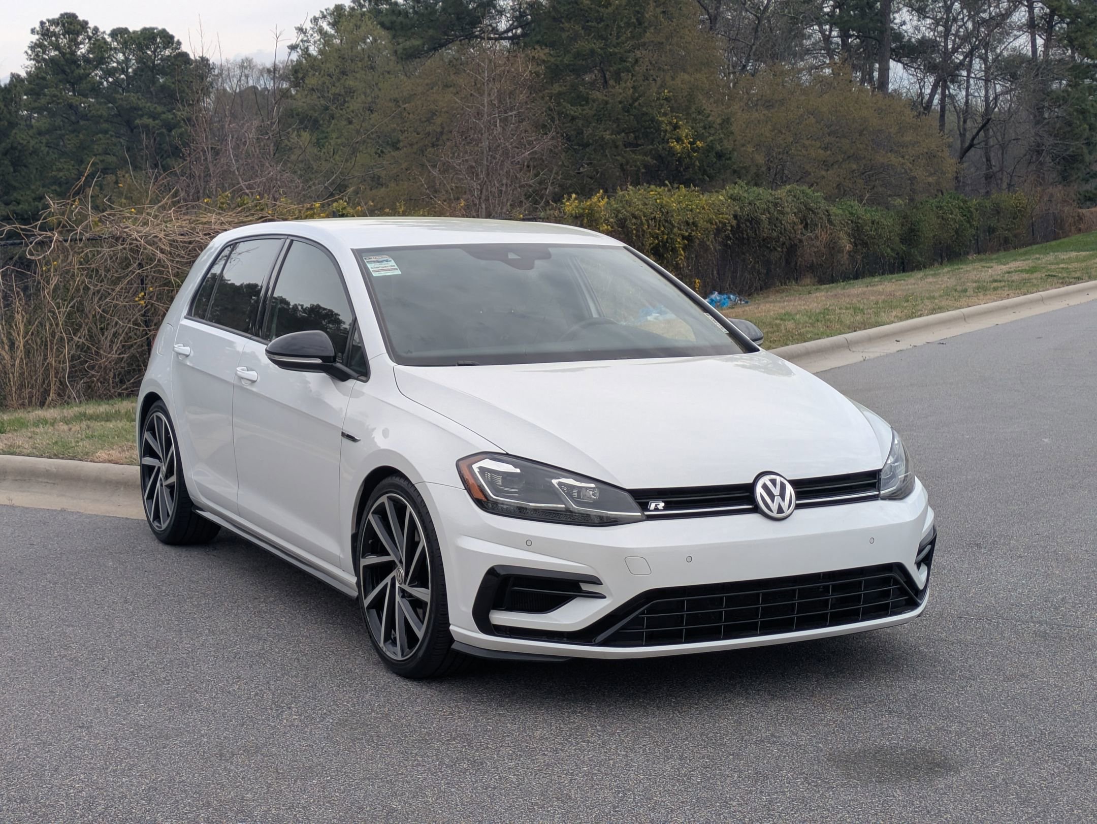 Used 2019 Volkswagen Golf R 4-Door image 3