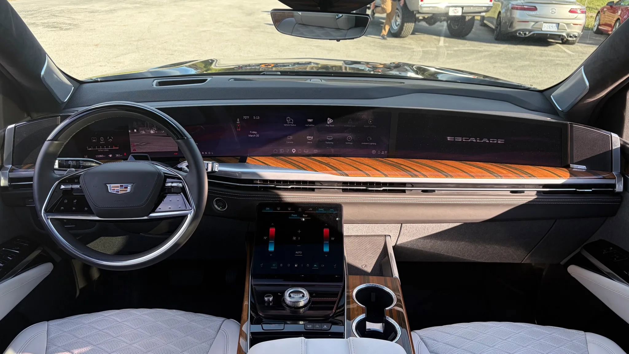 Used 2025 Cadillac Escalade Sport Platinum image 2