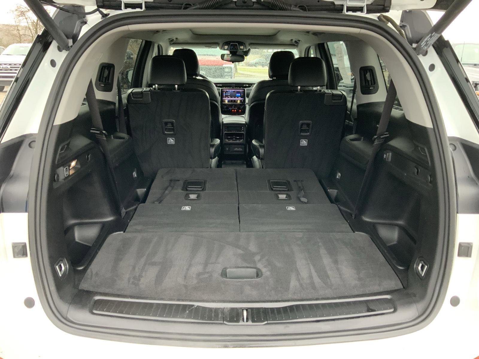 Used 2023 Jeep Grand Cherokee L Limited image 14