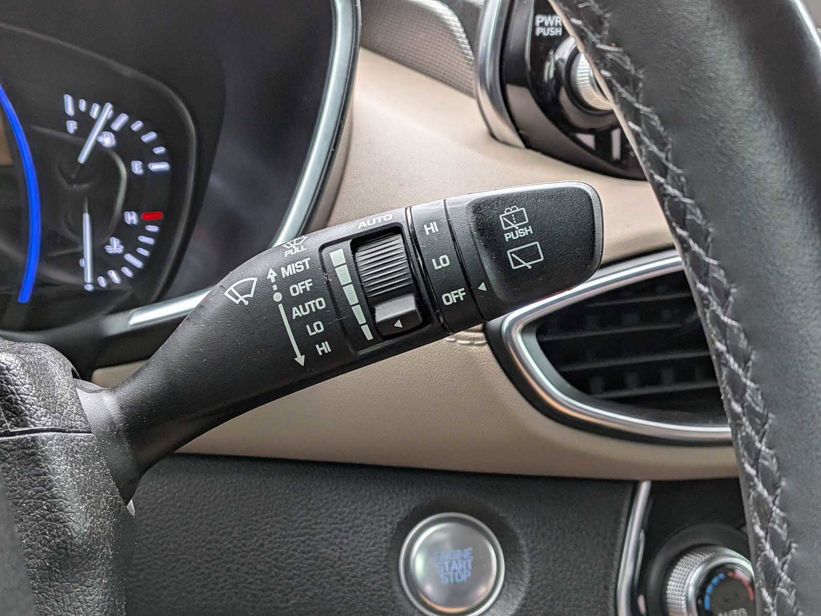 Used 2019 Hyundai Santa Fe AWD image 27