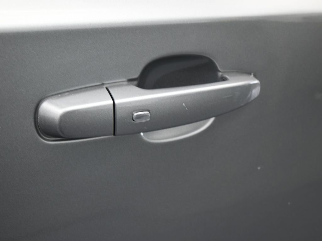 Used 2020 Chevrolet Traverse LS image 35