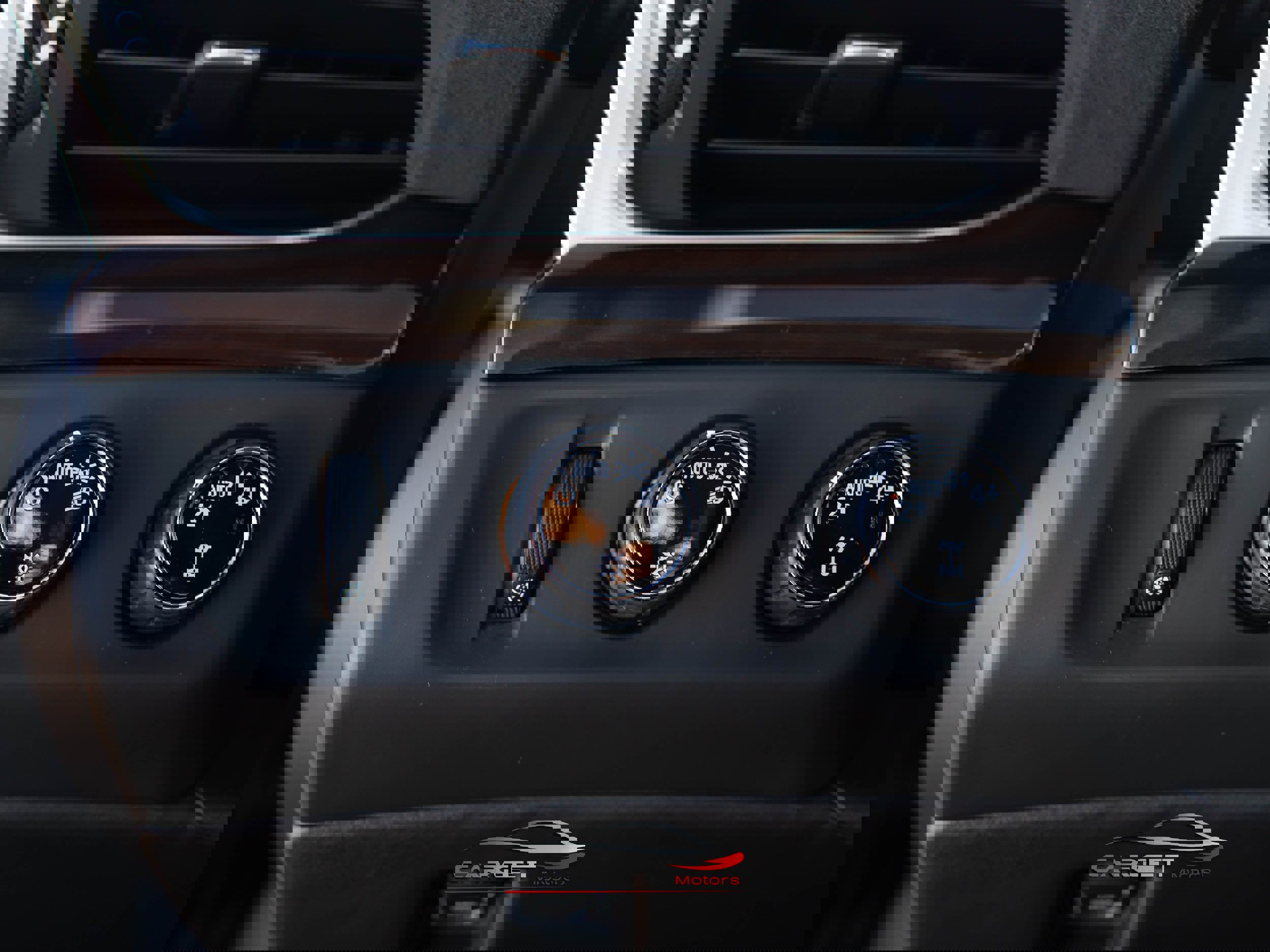 Used 2020 Cadillac Escalade Premium Luxury image 35