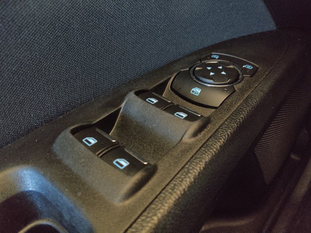 Used 2020 Ford Fusion SE FWD image 27