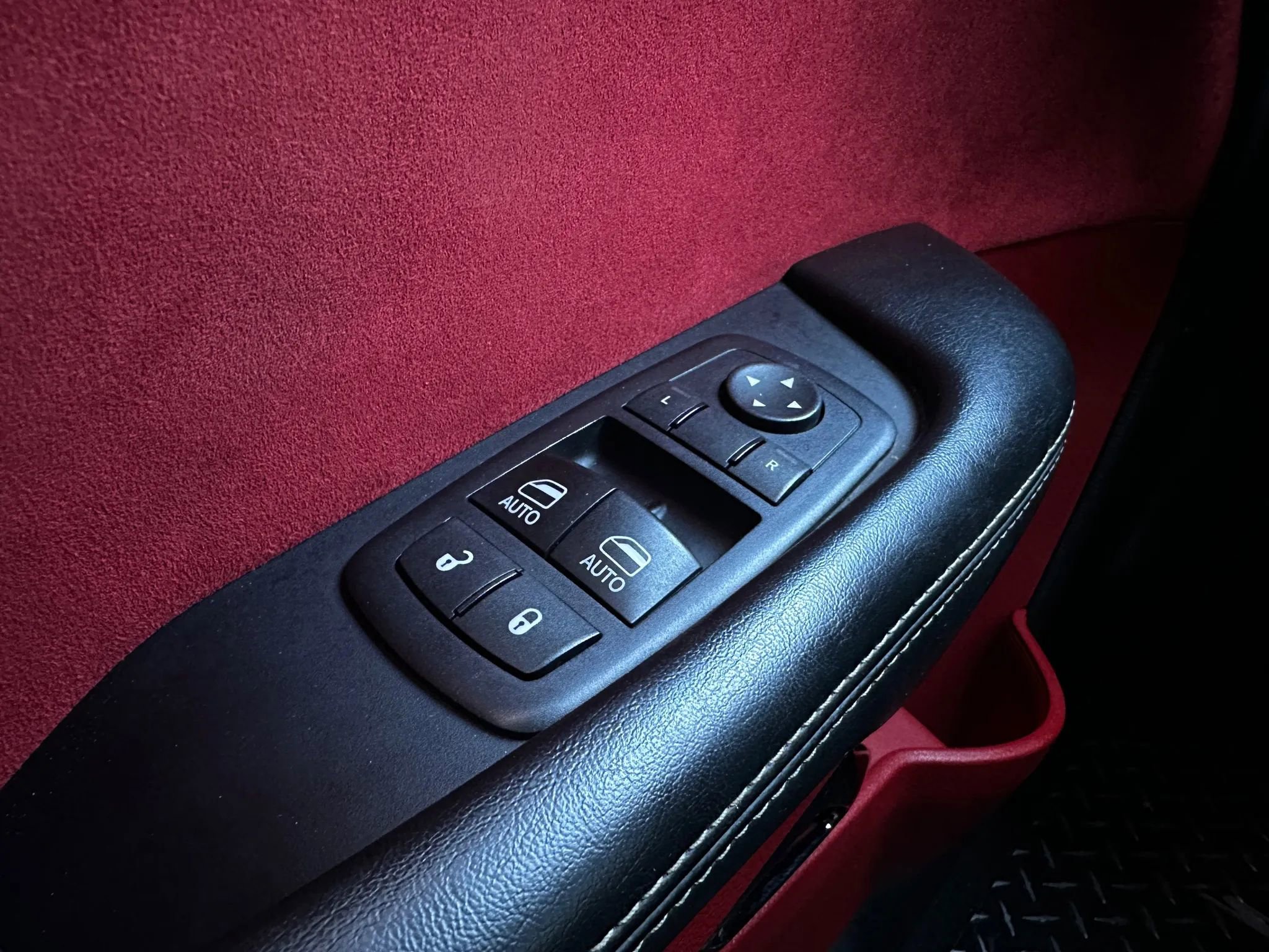 Used 2016 Dodge Challenger SRT Hellcat image 30