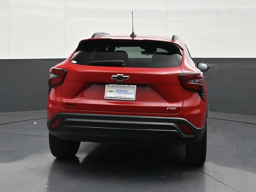 Used 2026 Chevrolet Trax RS w/ Sunroof Package FWD image 4