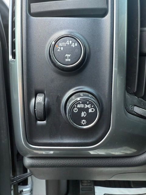Used 2017 Chevrolet Silverado 1500 LT w/ All Star Edition AWD/4WD image 26