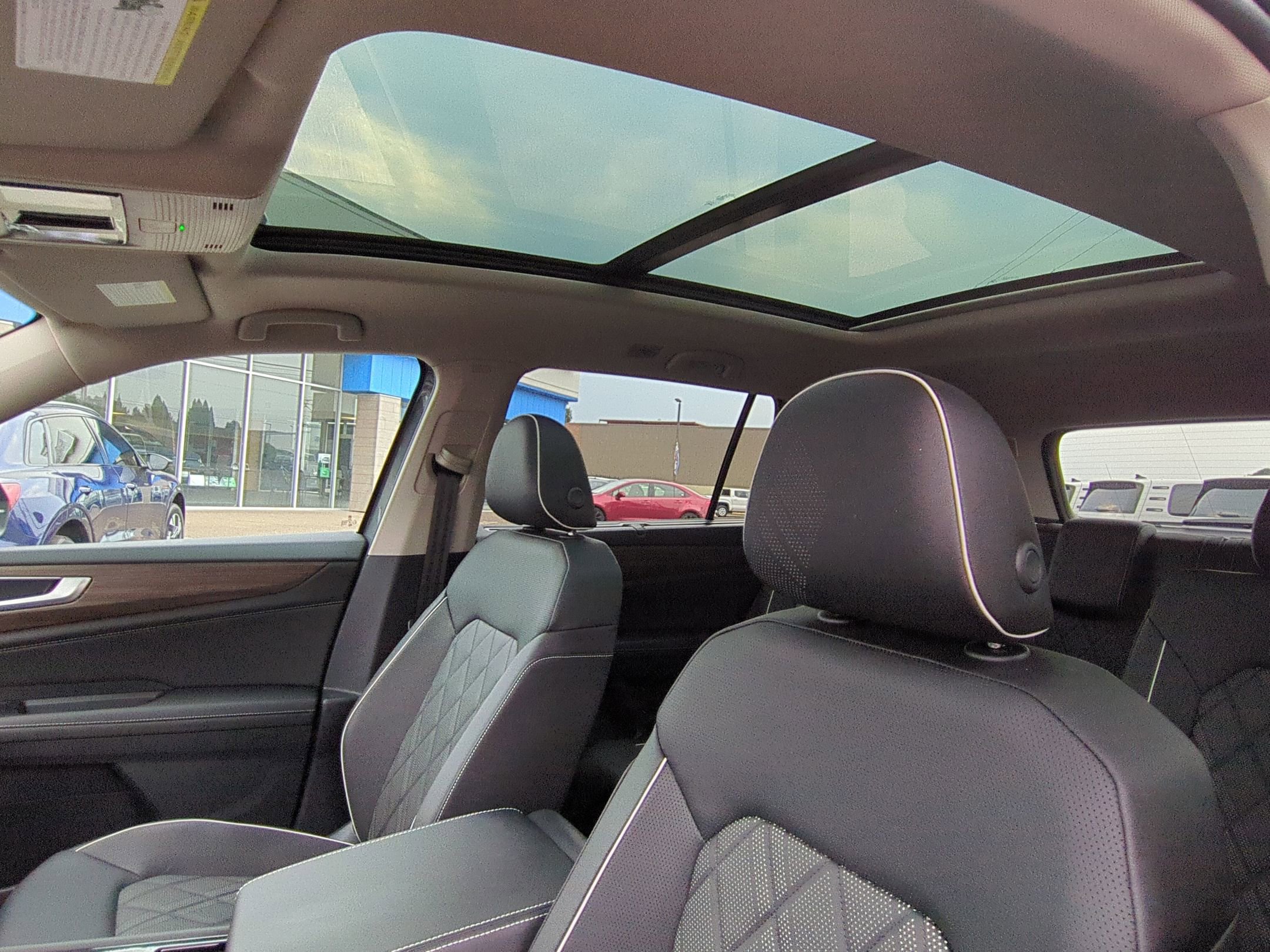 New 2025 Volkswagen Atlas SEL Premium R-Line image 22