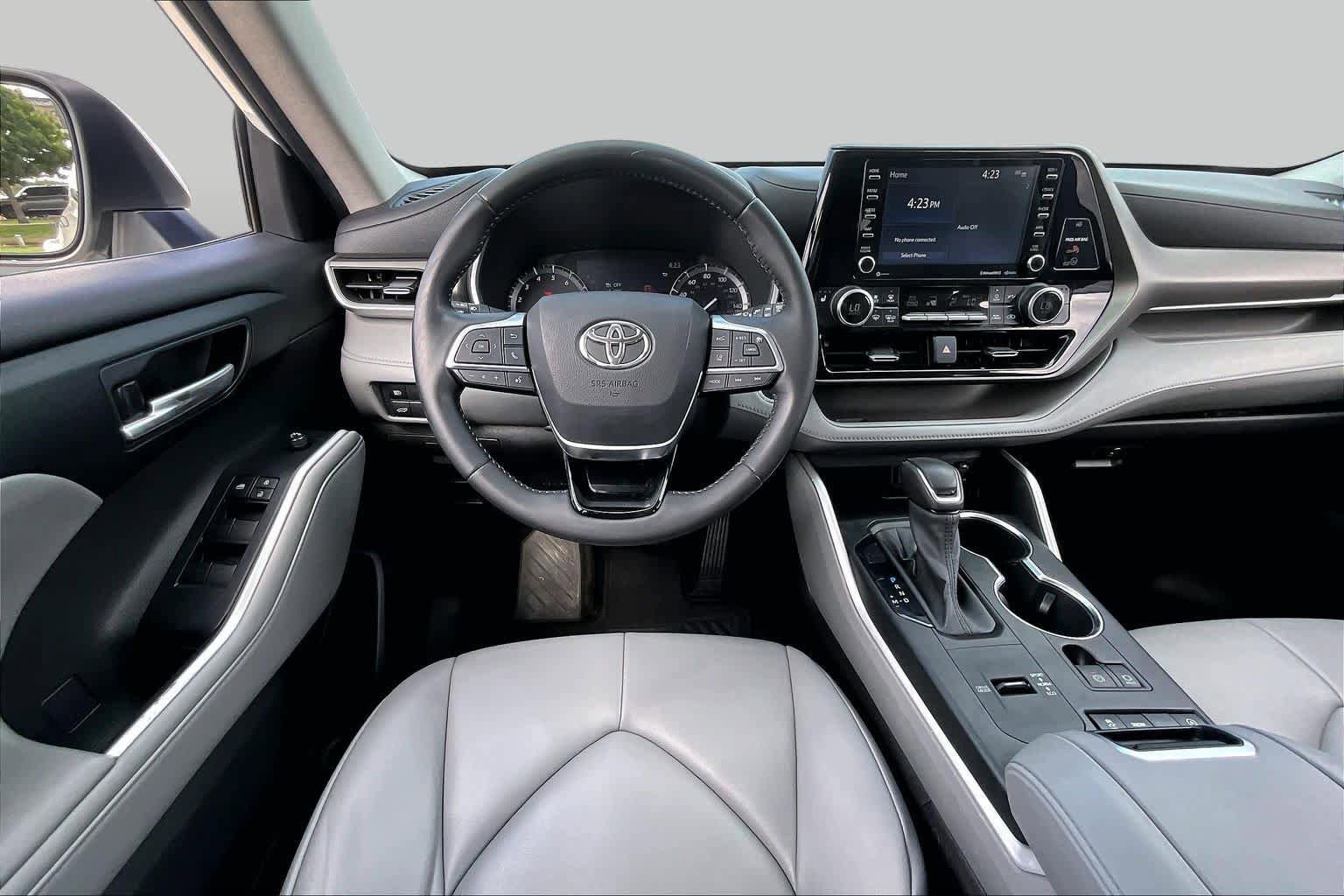 Used 2021 Toyota Highlander XLE FWD image 6