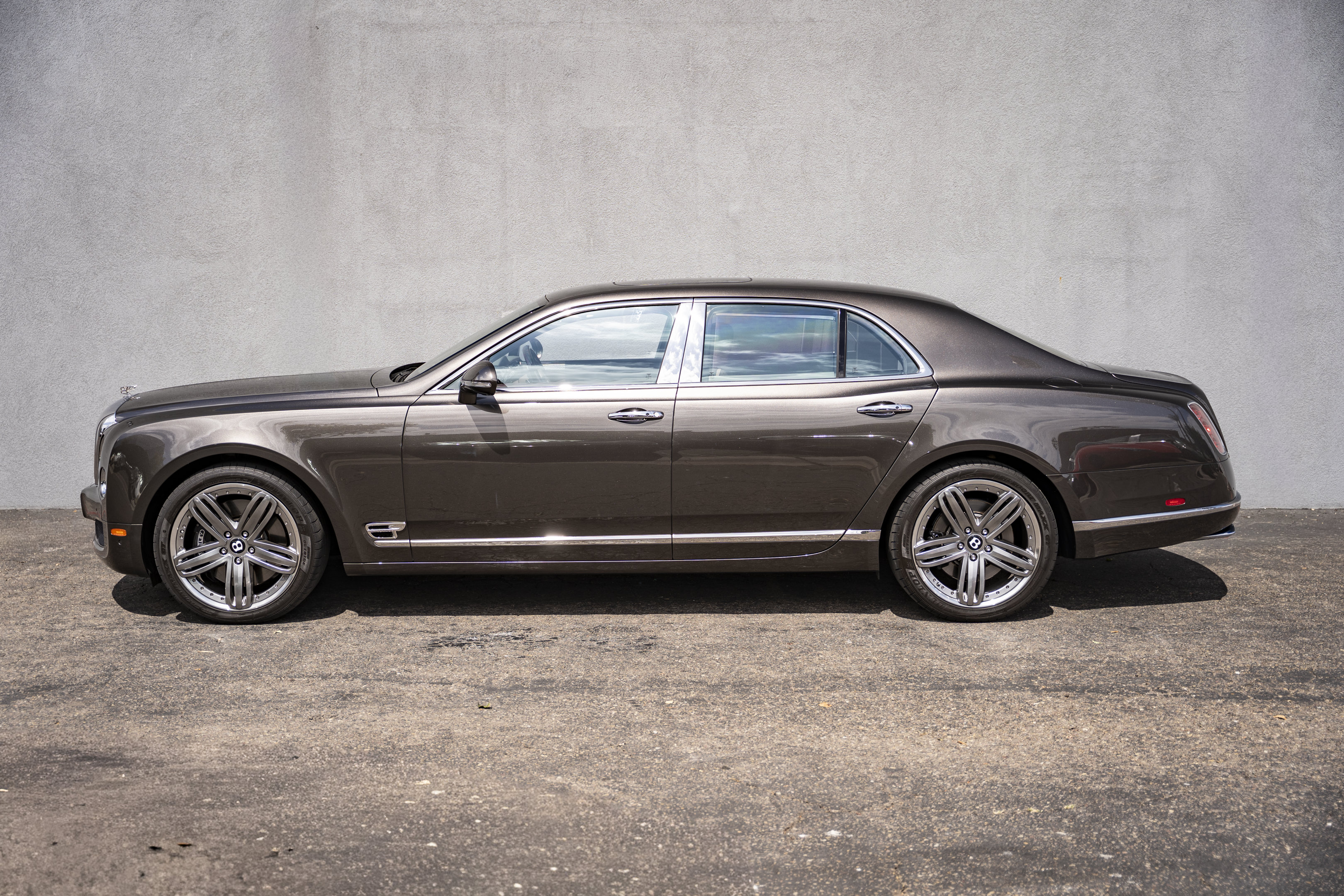 Used 2013 Bentley Mulsanne RWD image 2