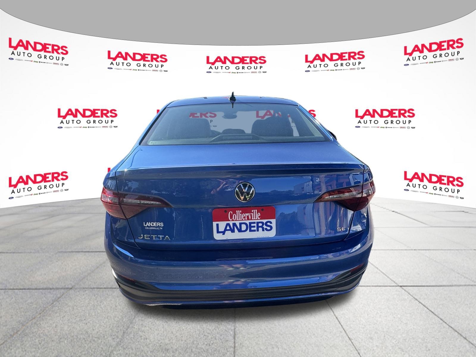 Used 2024 Volkswagen Jetta SE image 4