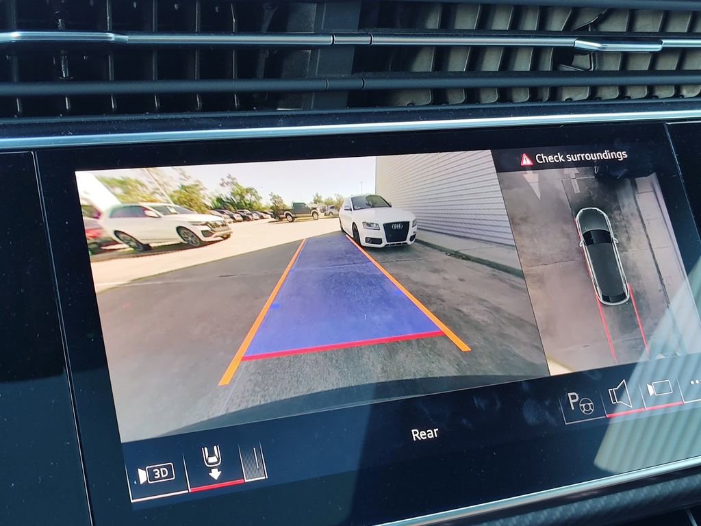 Used 2024 Audi RS Q8 w/ Black Optic Package image 40