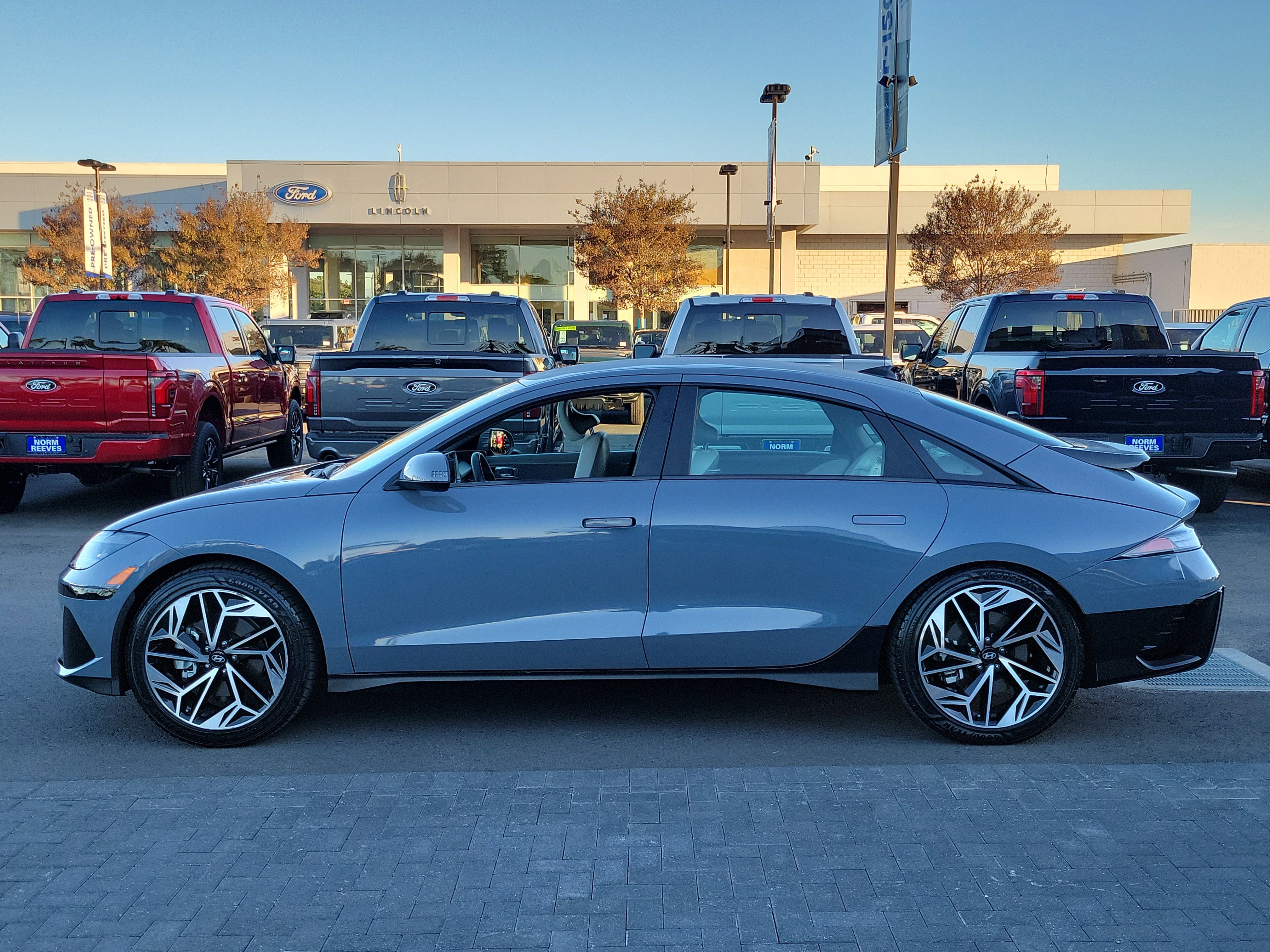 Used 2023 Hyundai Ioniq 6 SEL image 3