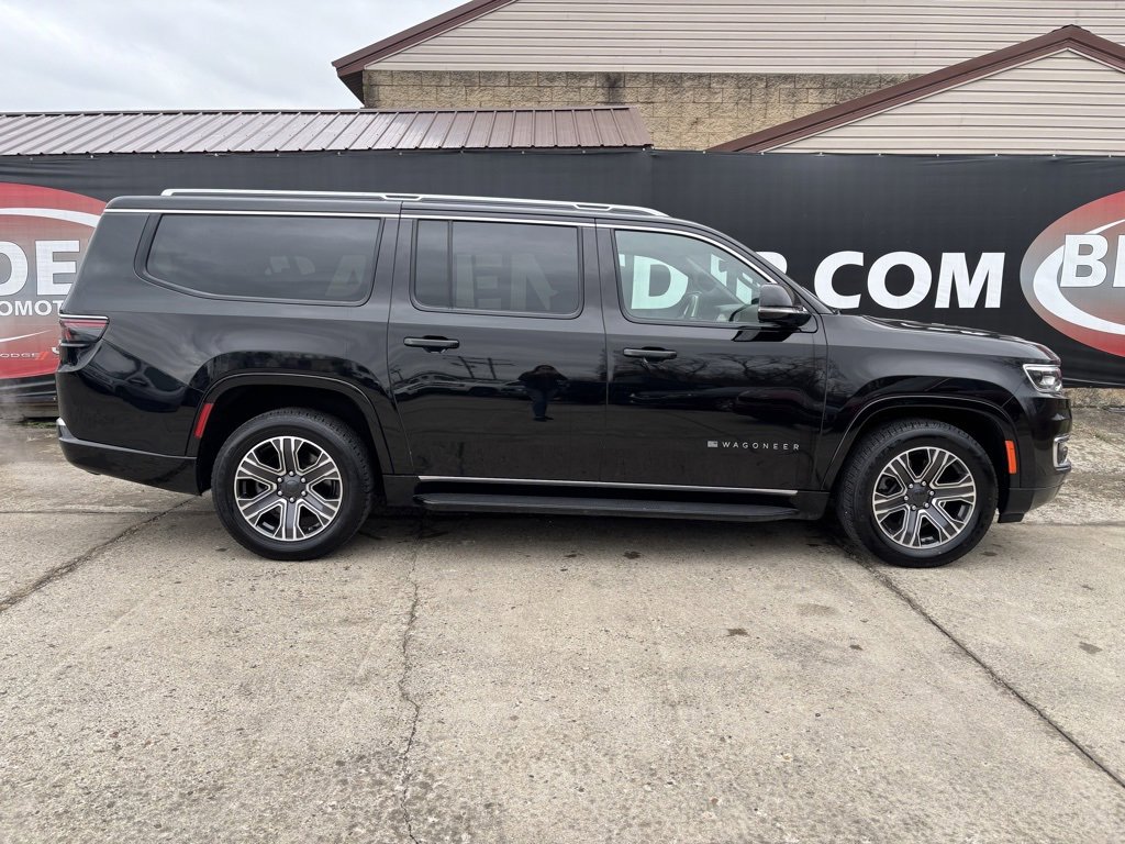 Used 2024 Jeep Wagoneer L Series II w/ Flexible Seating Group image 8