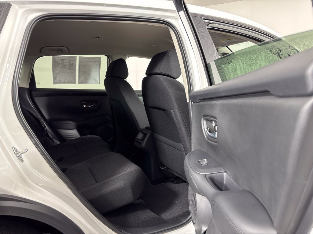Used 2027 Honda HR-V LX image 9