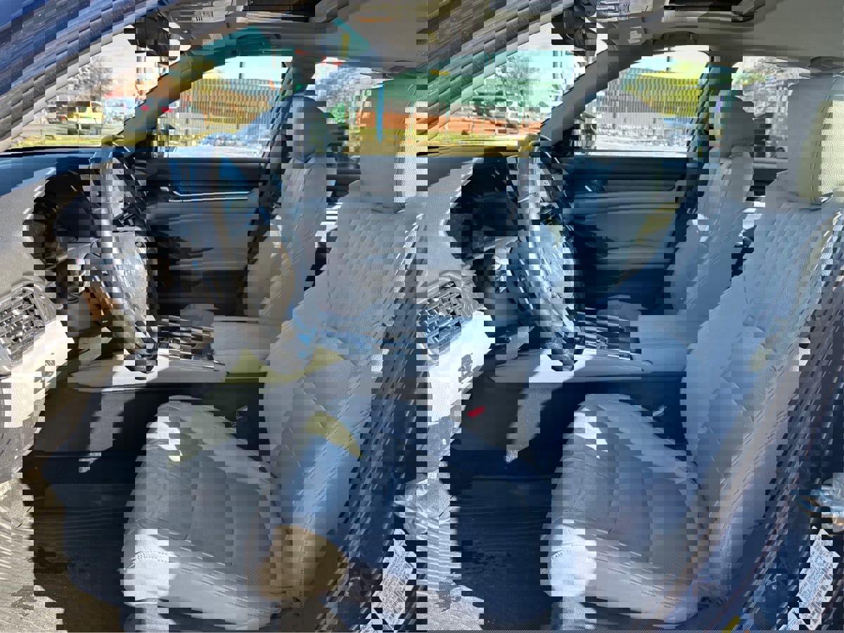 Used 2019 Honda Accord EX-L image 10