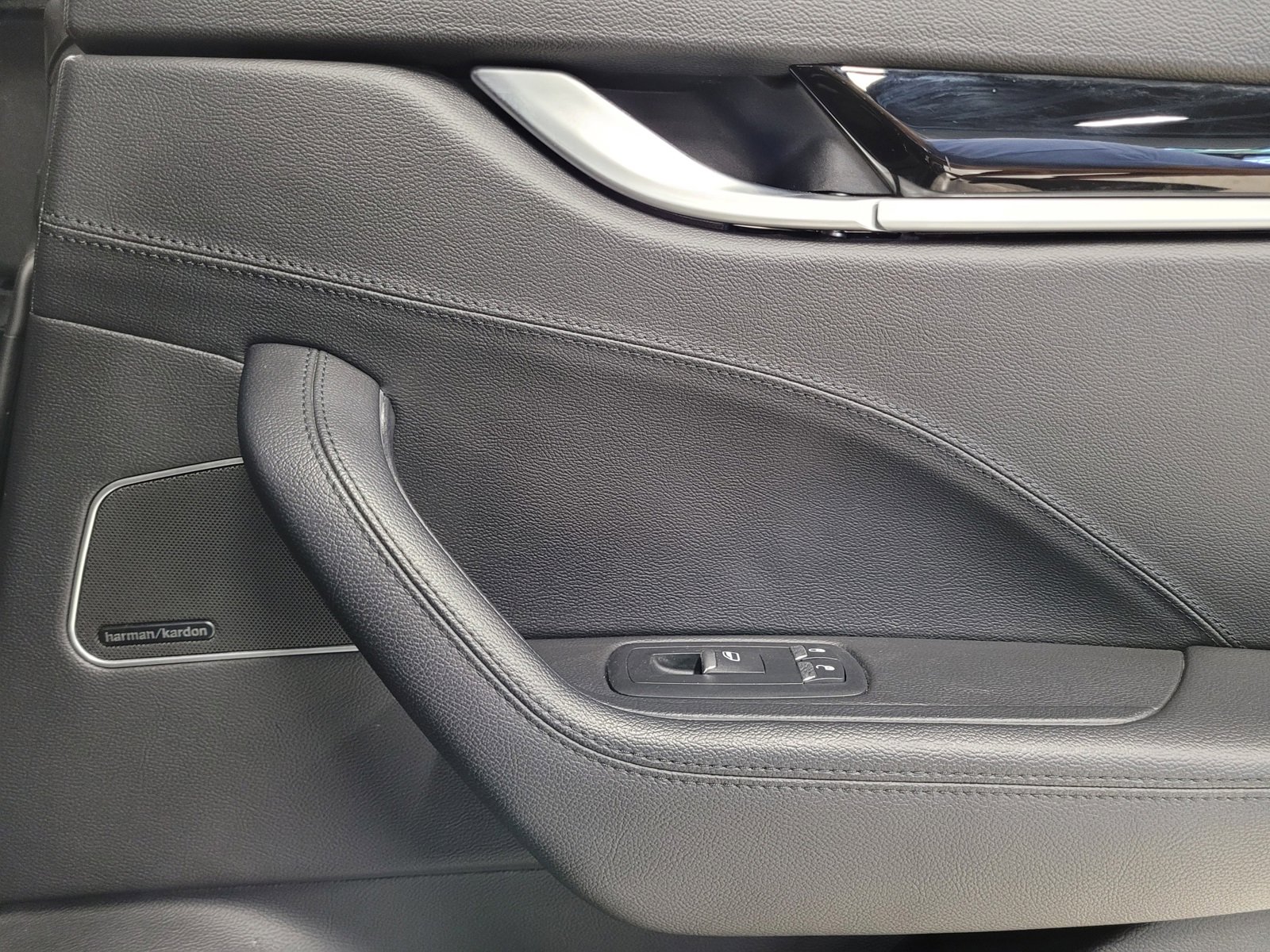 Used 2018 Maserati Levante GranSport image 39