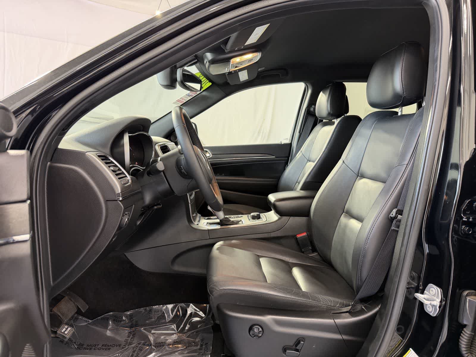 Used 2018 Jeep Grand Cherokee Limited AWD/4WD image 9