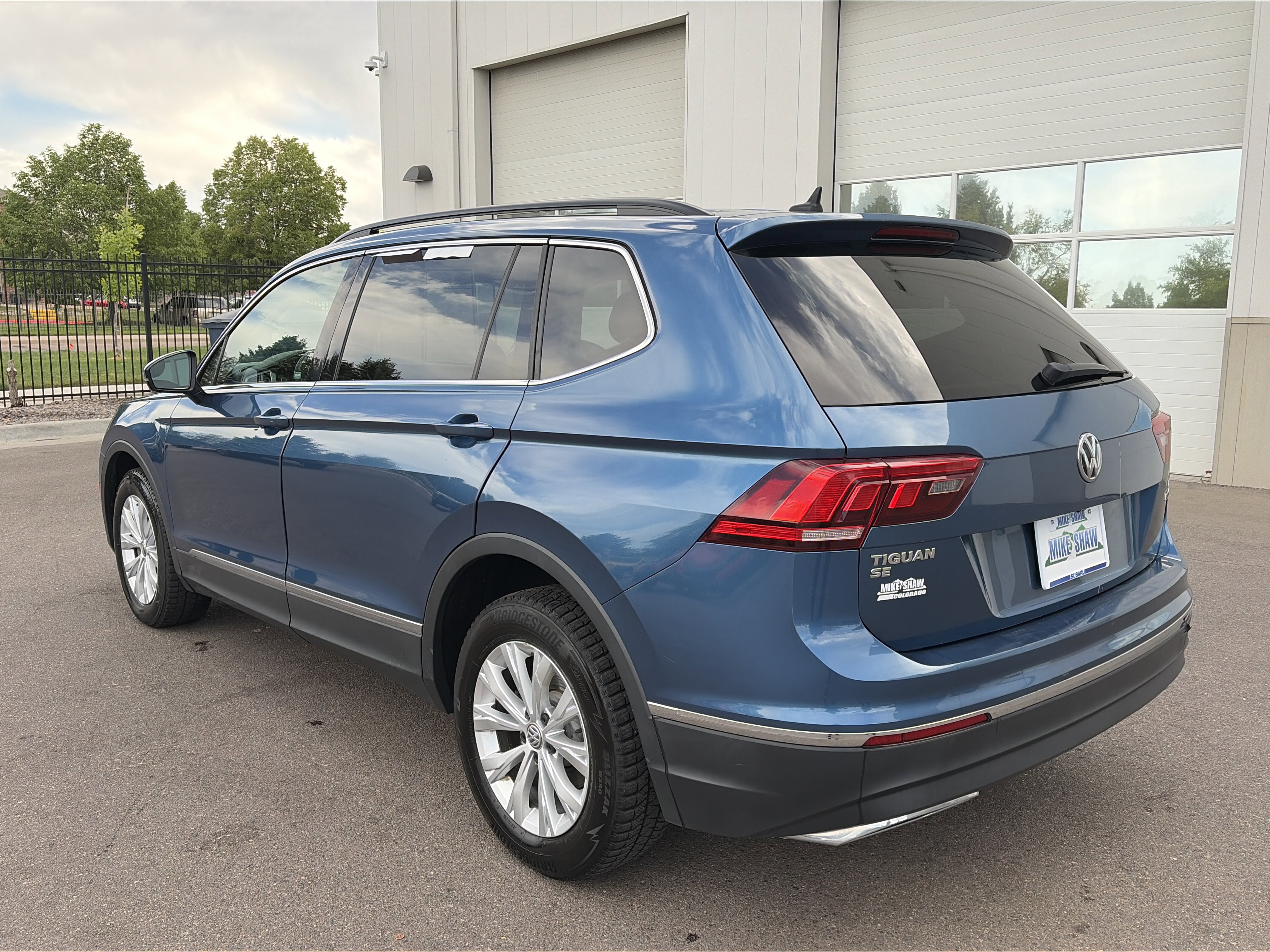 Used 2018 Volkswagen Tiguan SE w/ Panoramic Sunroof Package AWD/4WD image 7