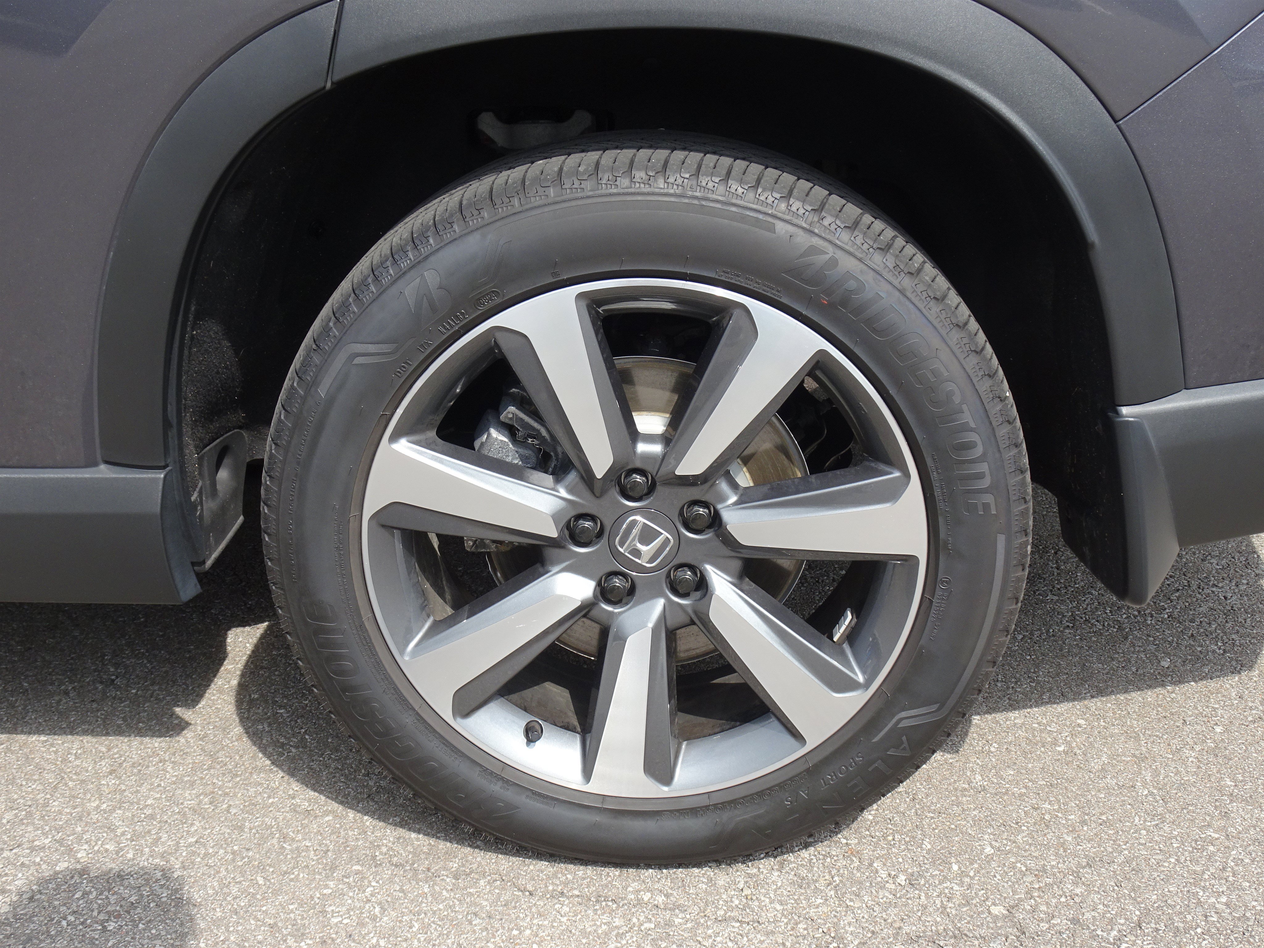 Used 2025 Honda Pilot Elite image 27