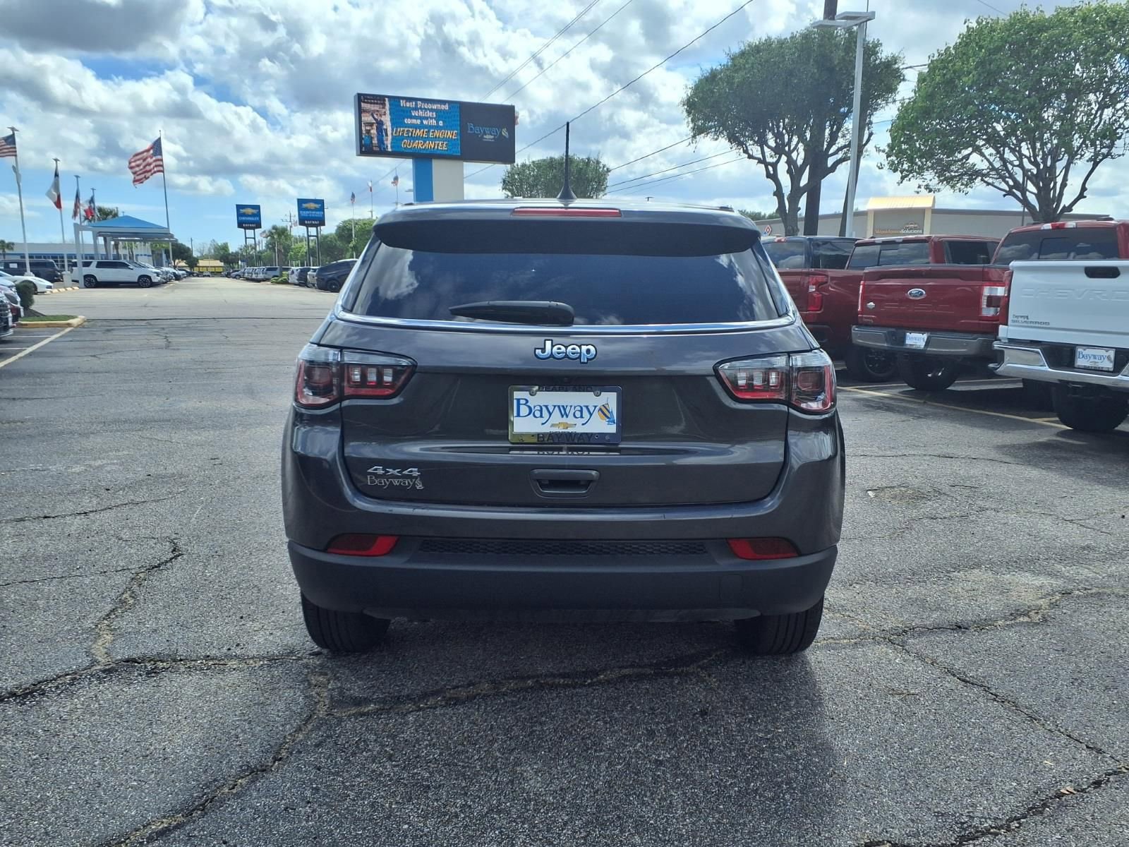 Used 2024 Jeep Compass Sport image 22