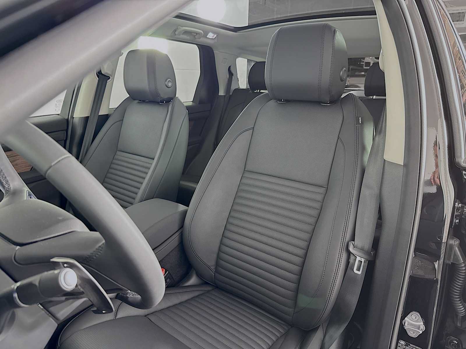 New 2025 Land Rover Discovery Sport S AWD/4WD image 10