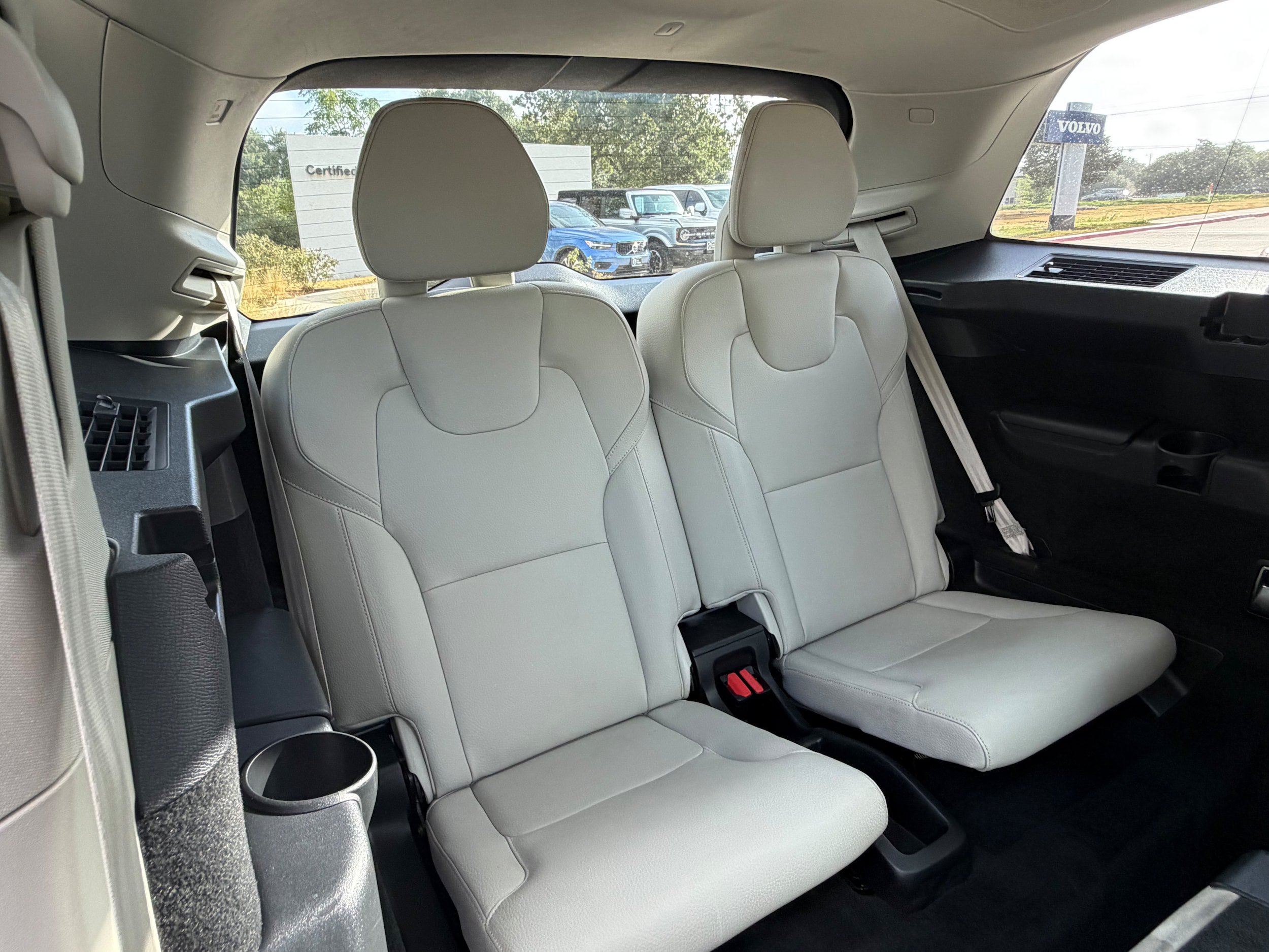 Certified 2024 Volvo XC90 T8 Plus AWD/4WD image 13