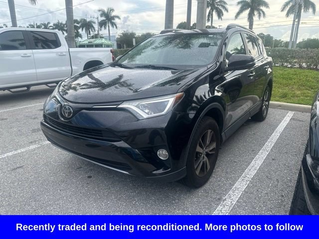 Used 2018 Toyota RAV4 XLE FWD image 2