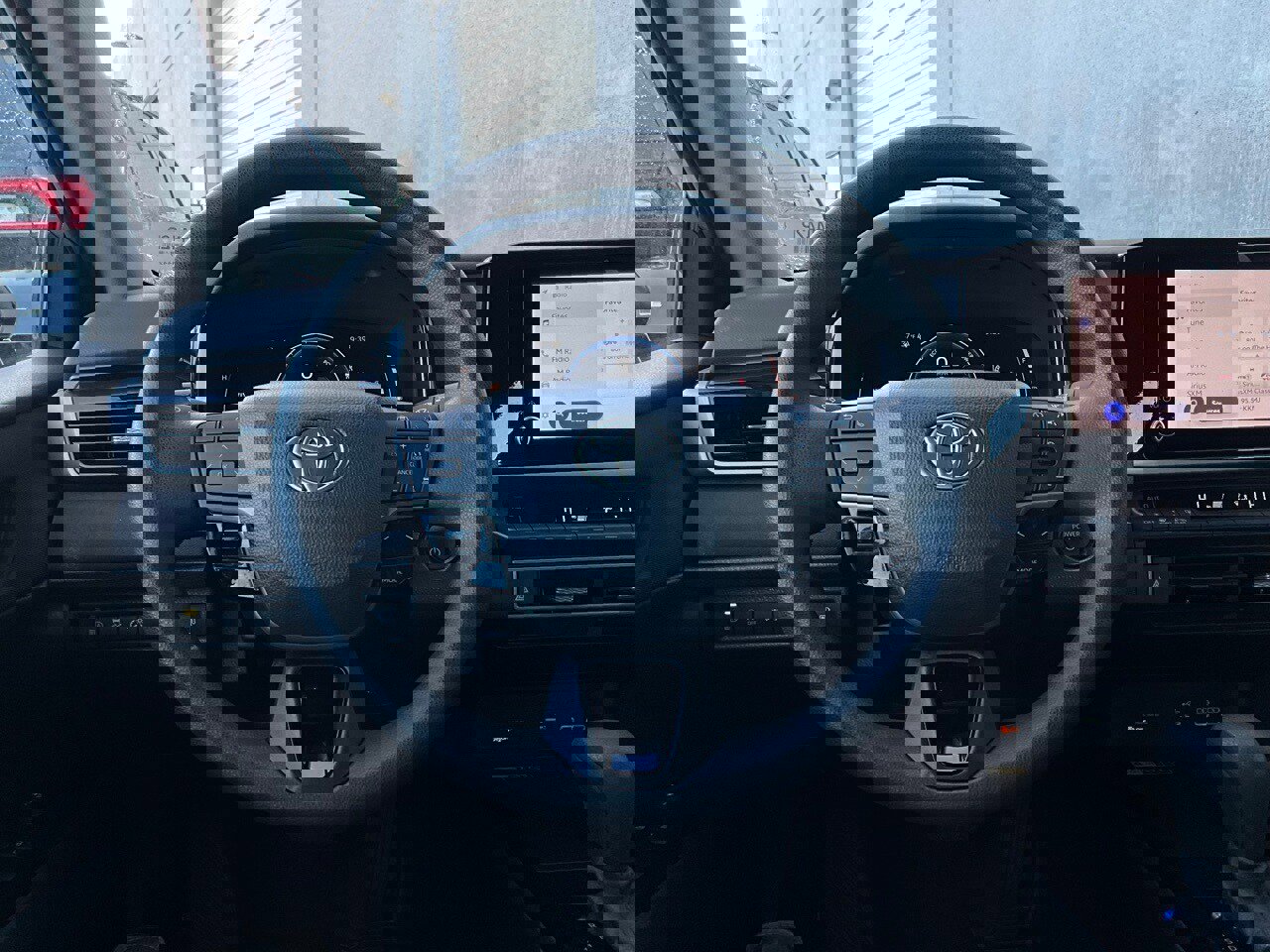 Used 2025 Toyota Camry LE image 31