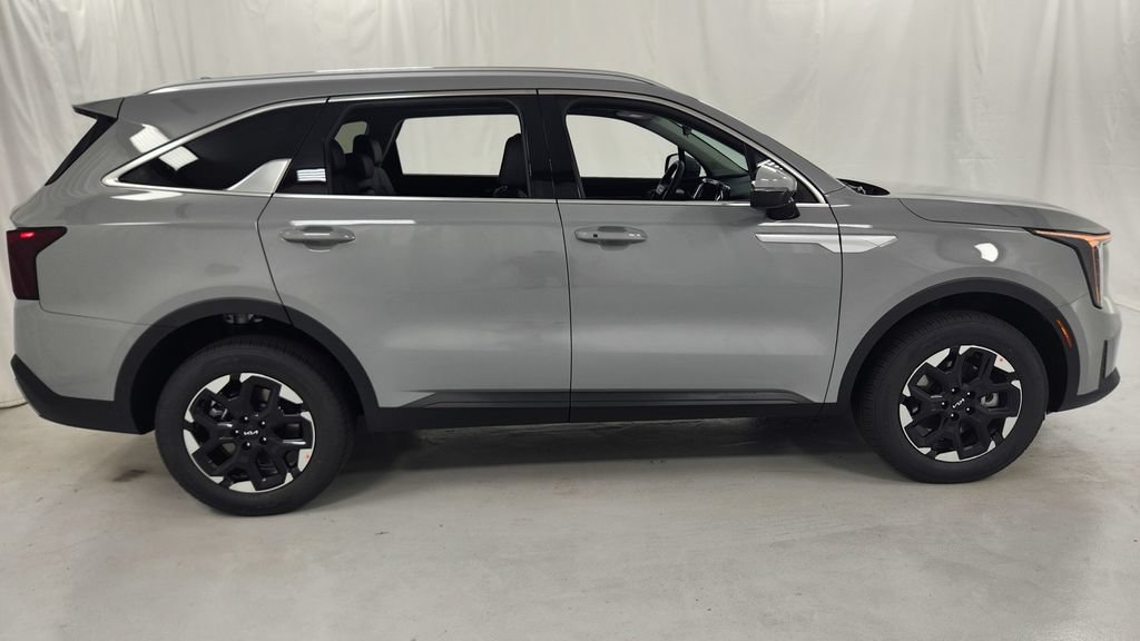 New 2026 Kia Sorento S AWD/4WD image 2