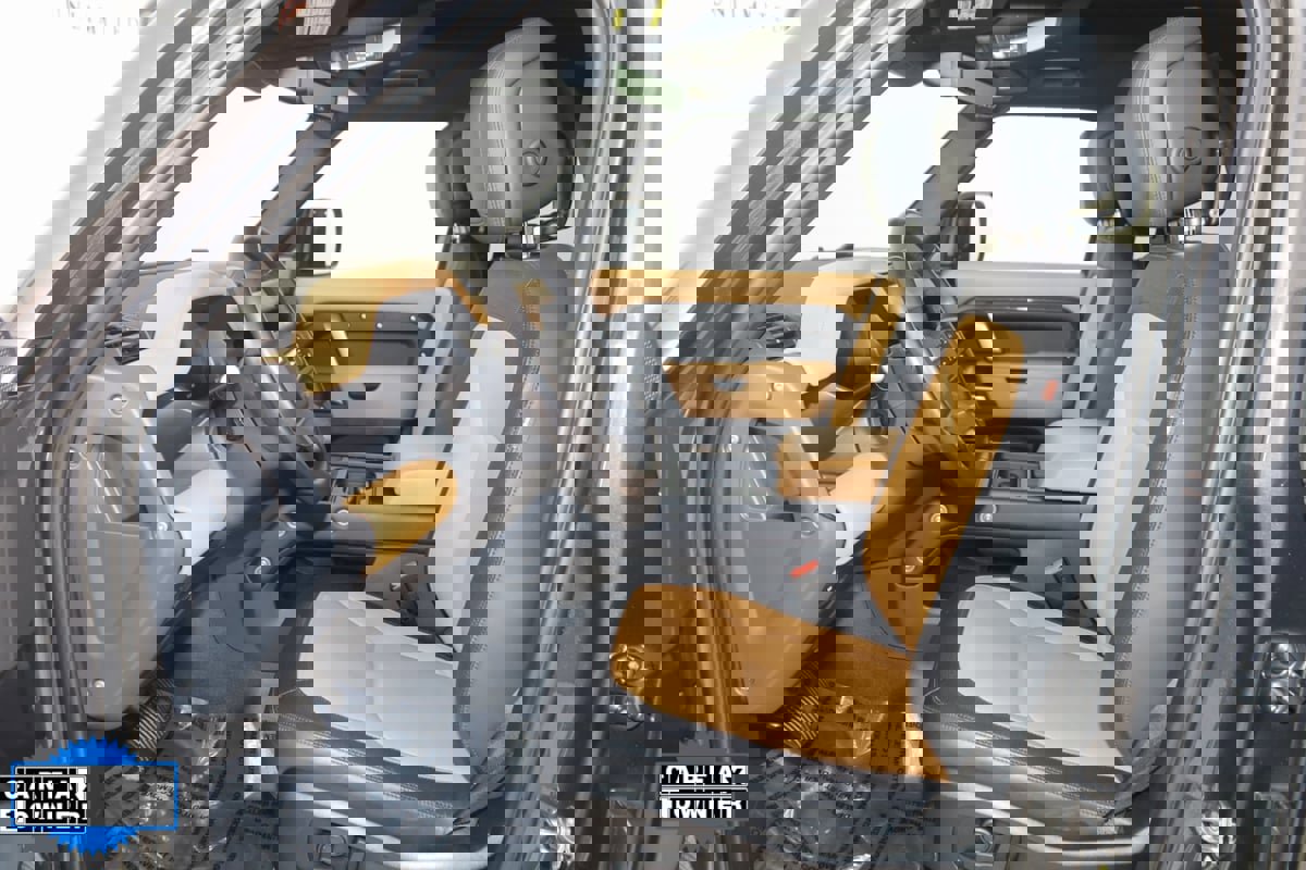 Used 2024 Land Rover Defender 110 X-Dynamic SE image 12