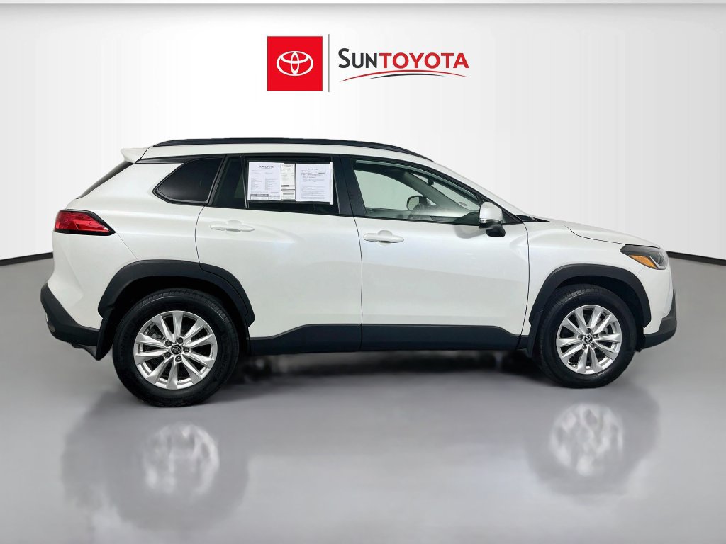 Used 2024 Toyota Corolla Cross LE AWD/4WD image 2