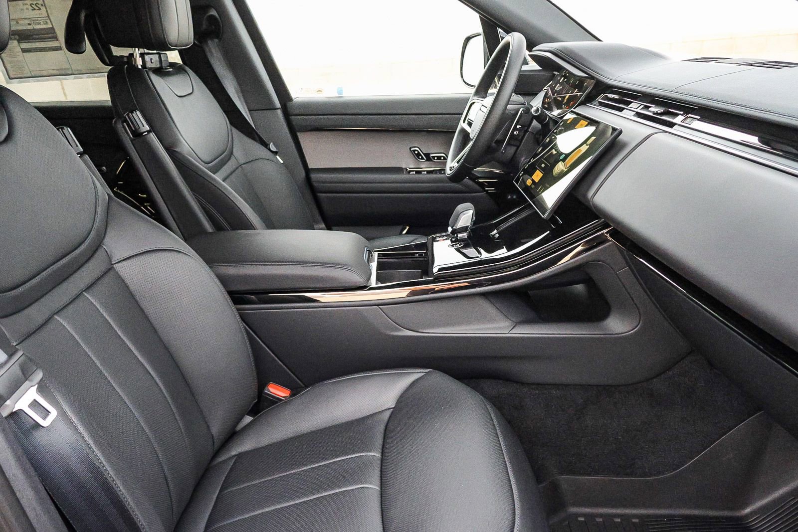 New 2025 Land Rover Range Rover Sport Dynamic SE image 18