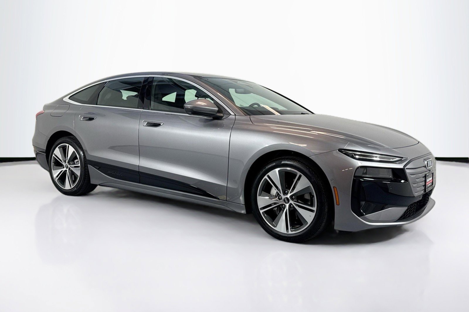 Used 2025 Audi A6 e-tron Premium w/ Convenience Package image 3