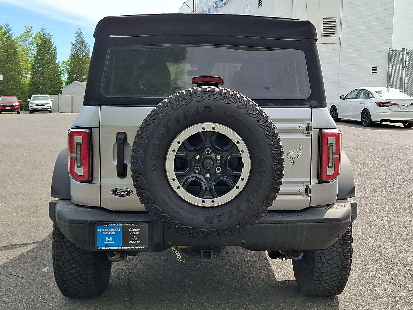 Used 2022 Ford Bronco Badlands w/ Sasquatch Package AWD/4WD image 5