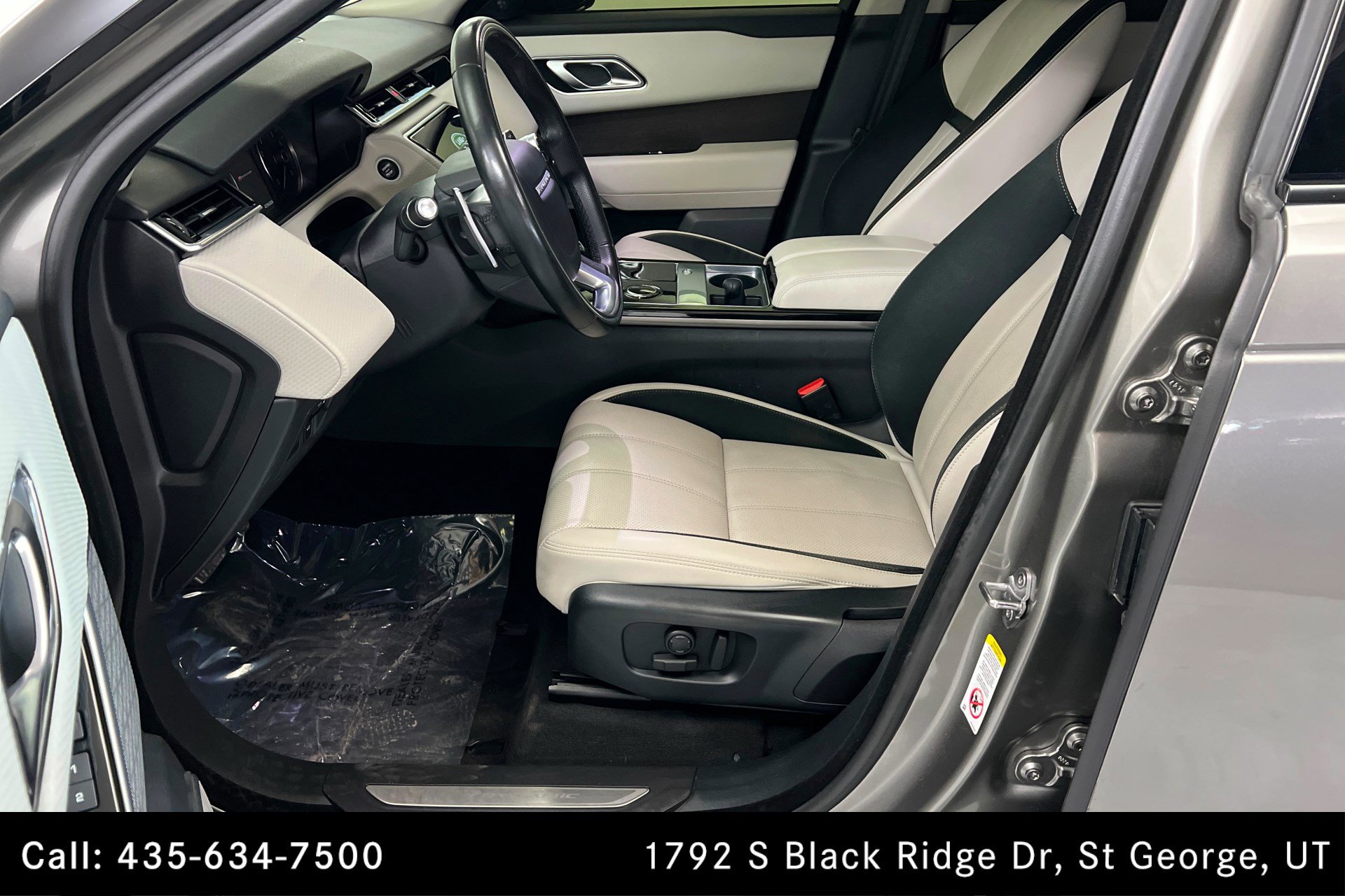 Used 2020 Land Rover Range Rover Velar R-Dynamic S image 17