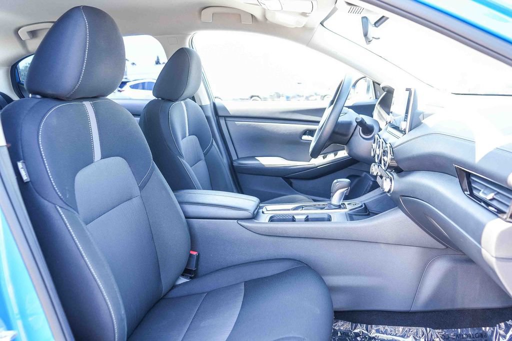Used 2025 Nissan Sentra SV FWD image 20
