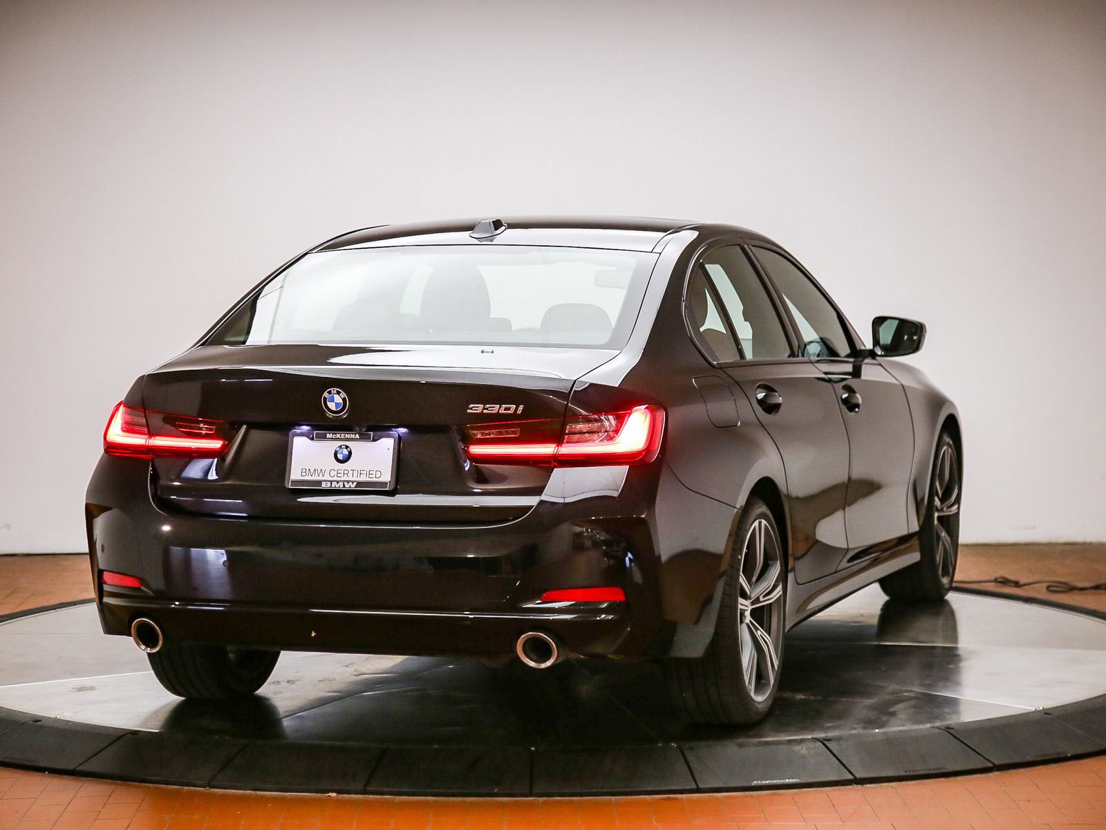 Certified 2023 BMW 330i Sedan w/ Premium Package RWD image 5