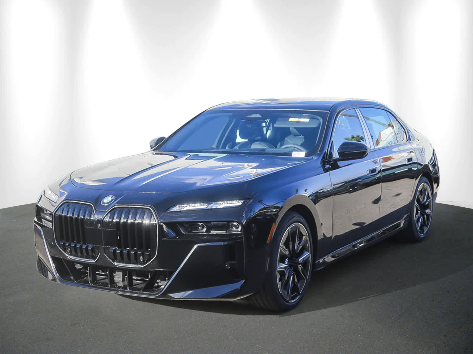 New 2026 BMW 760i xDrive w/ Executive Package image 3