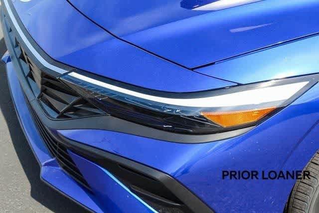 Certified 2025 Hyundai Elantra Sport FWD image 12